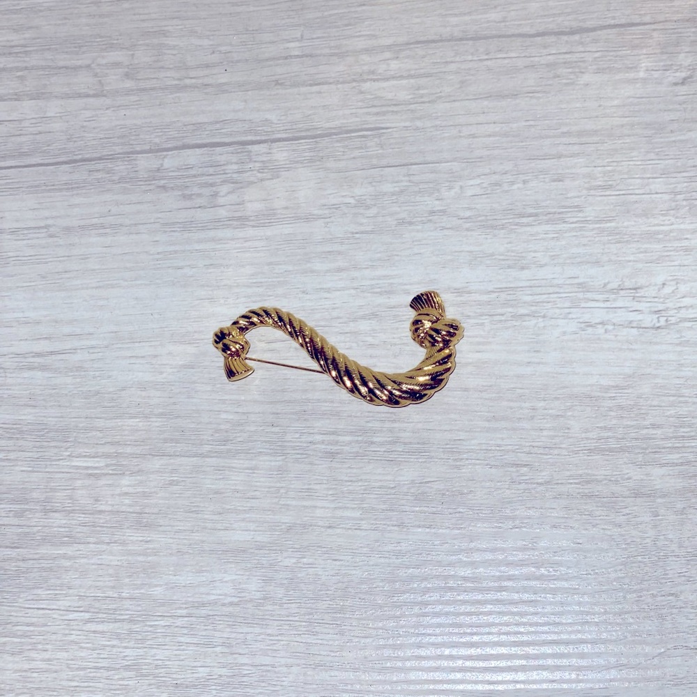 Brooch